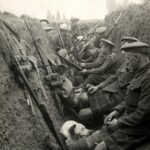 Ilustração Trincheira de guerra, fonte Enciclopédia Britânica - Unplash